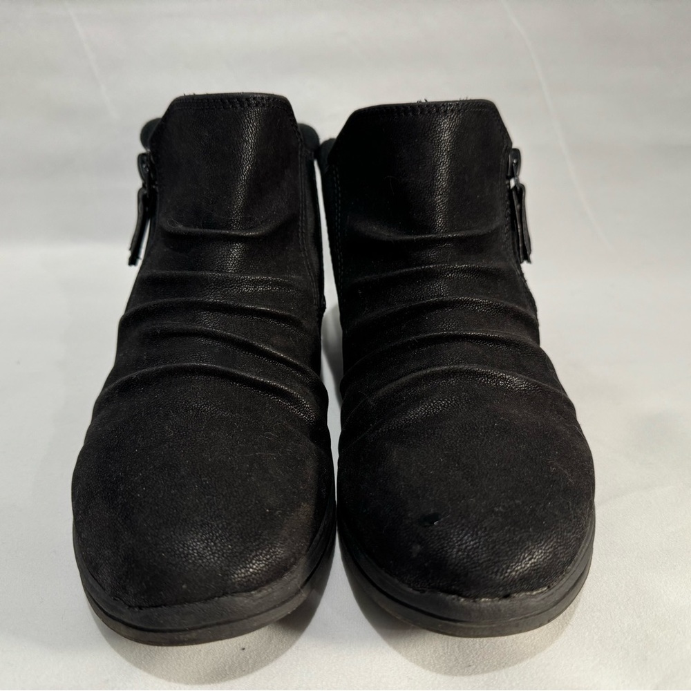 Clark’s Cloudsteppers Women’s Size 7 Black zip up Bootie